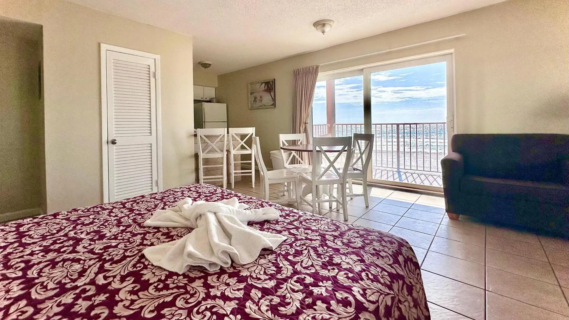 Apartment Casa Blanca Resort Gulf Front 313 Panama City Beach United States